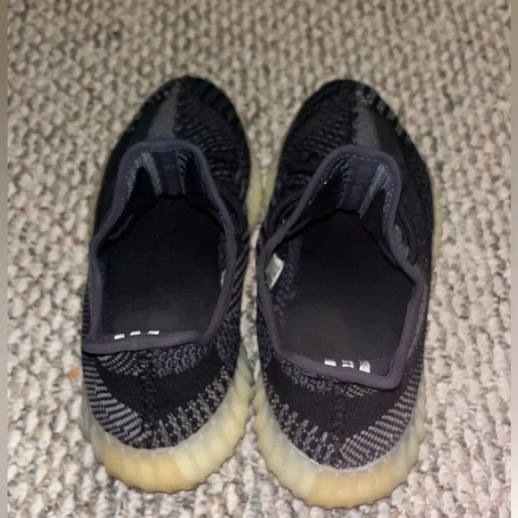adidas Yeezy Boost 350 V2 Carbon - Picture 3 of 14